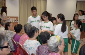 14-15下學期訓育組溪長者舍中心探訪活動 (24)_1024.JPG