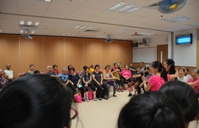 14-15下學期訓育組溪長者舍中心探訪活動 (2)_1024.JPG