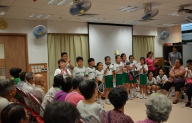14-15下學期訓育組溪長者舍中心探訪活動 (35)_1024.JPG