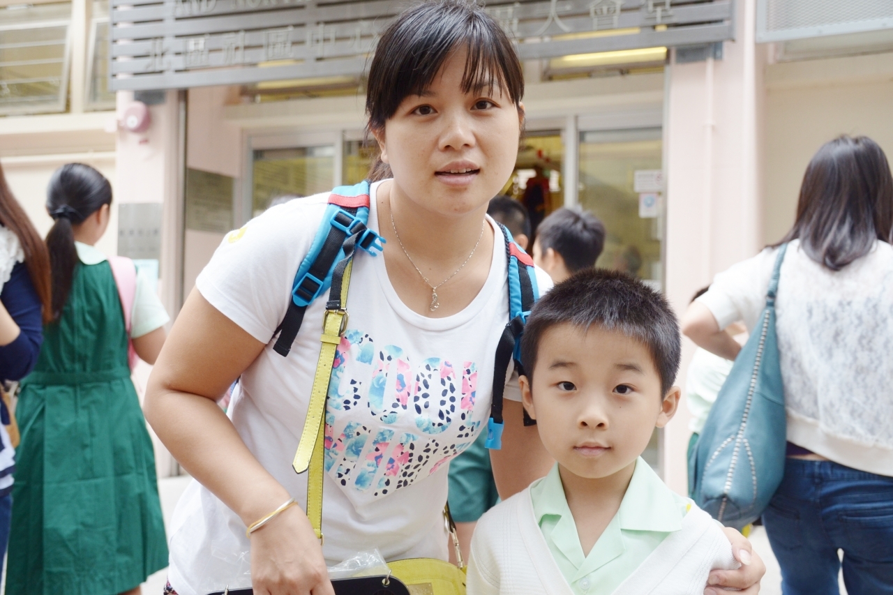 15-16上學期訓育組服務學習賣旗籌款慈善活動 (41).JPG