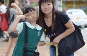 15-16上學期訓育組服務學習賣旗籌款慈善活動 (12).JPG