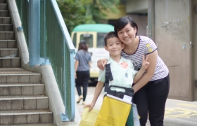 15-16上學期訓育組服務學習賣旗籌款慈善活動 (15).JPG