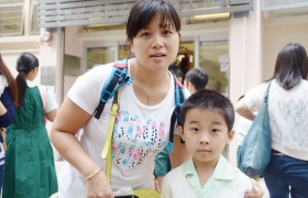 15-16上學期訓育組服務學習賣旗籌款慈善活動 (41).JPG