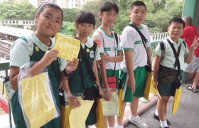 15-16上學期訓育組服務學習賣旗籌款慈善活動 (58).jpg