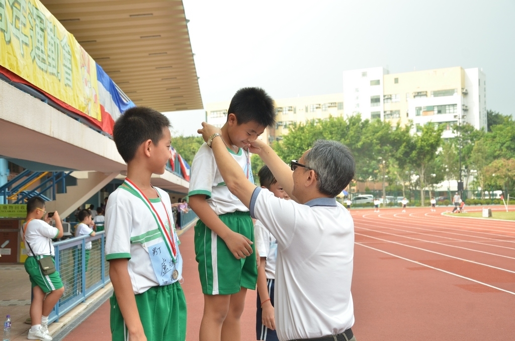 15-16鳳溪小學第五十九屆運動會 (1031)_1024.JPG