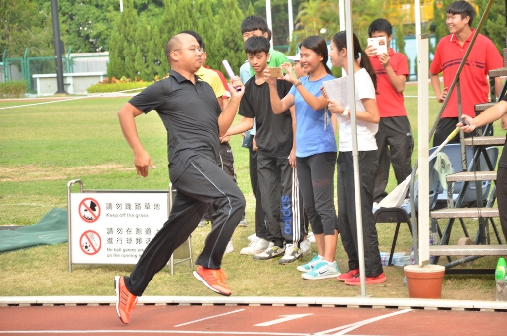 15-16鳳溪小學第五十九屆運動會 (1100)_1024.JPG