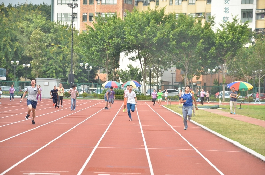 15-16鳳溪小學第五十九屆運動會 (1110)_1024.JPG