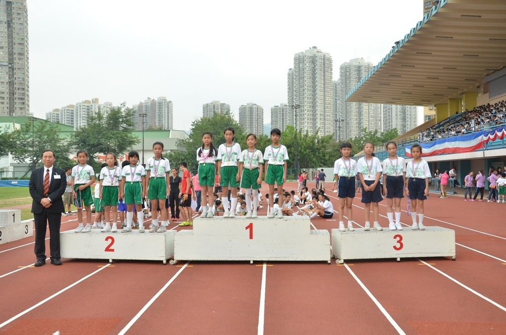 15-16鳳溪小學第五十九屆運動會 (1191)_1024.JPG
