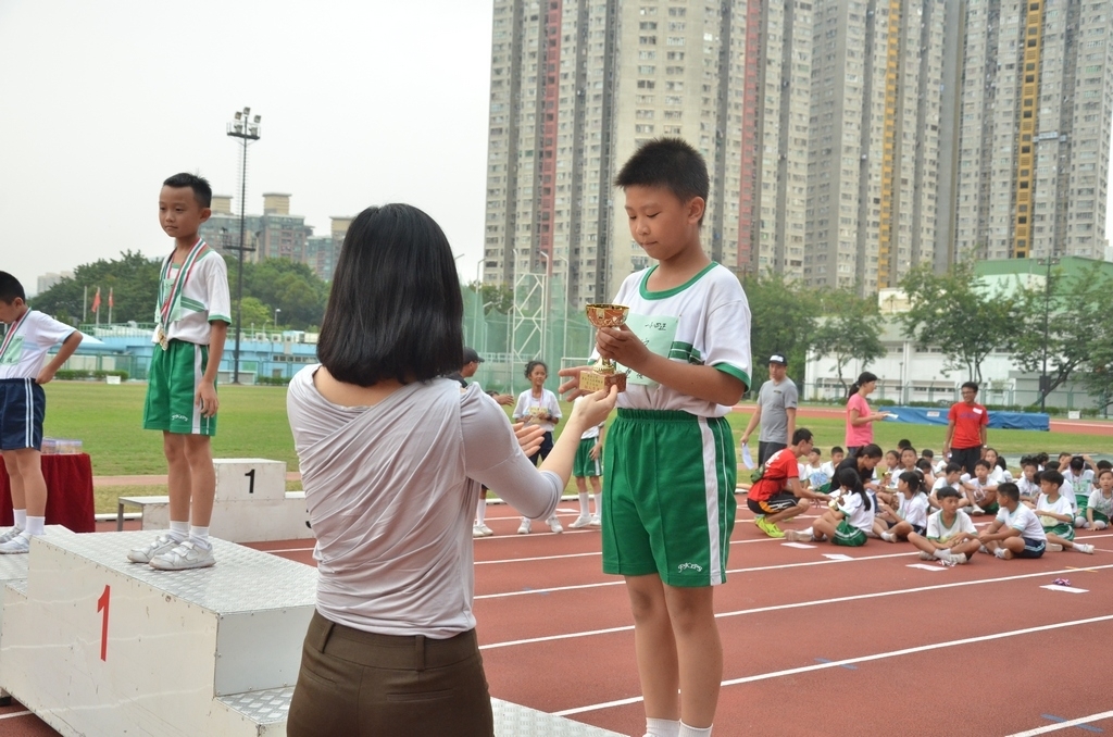 15-16鳳溪小學第五十九屆運動會 (1262)_1024.JPG