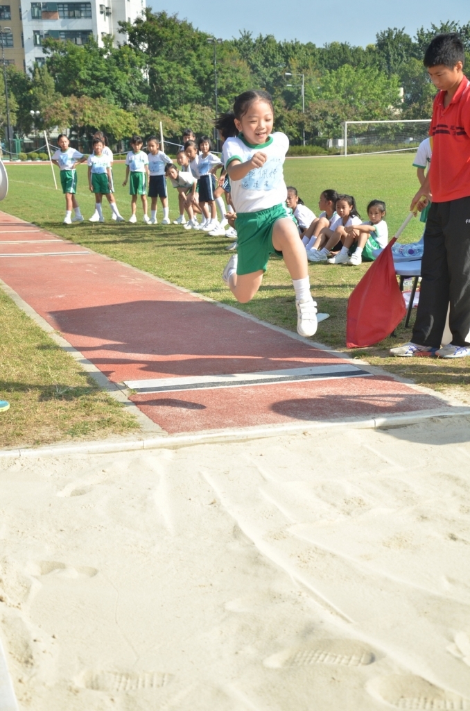 15-16鳳溪小學第五十九屆運動會 (209)_1024.JPG