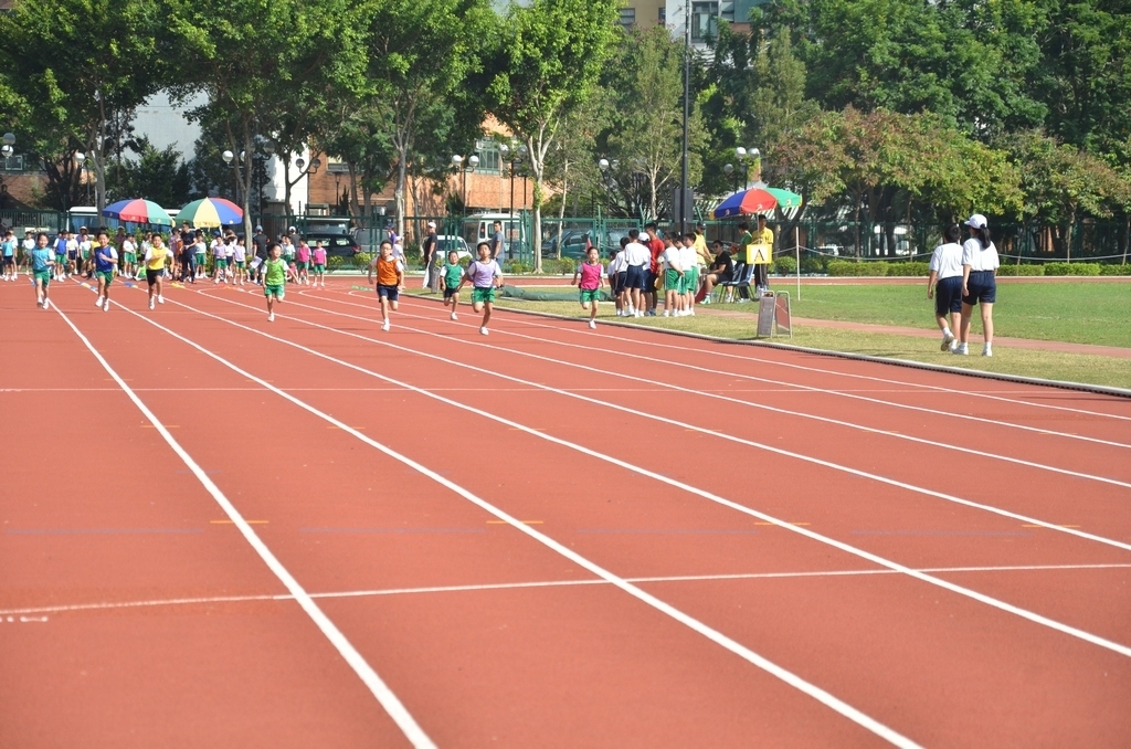 15-16鳳溪小學第五十九屆運動會 (302)_1024.JPG