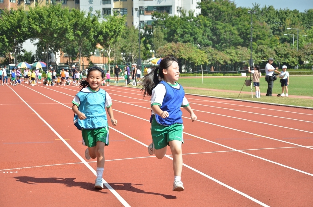 15-16鳳溪小學第五十九屆運動會 (584)_1024.JPG