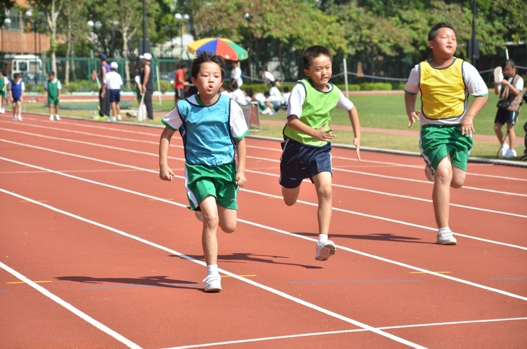 15-16鳳溪小學第五十九屆運動會 (617)_1024.JPG