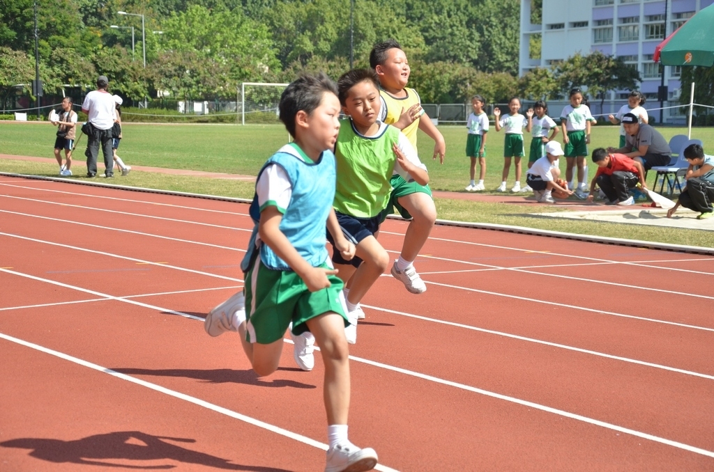 15-16鳳溪小學第五十九屆運動會 (620)_1024.JPG