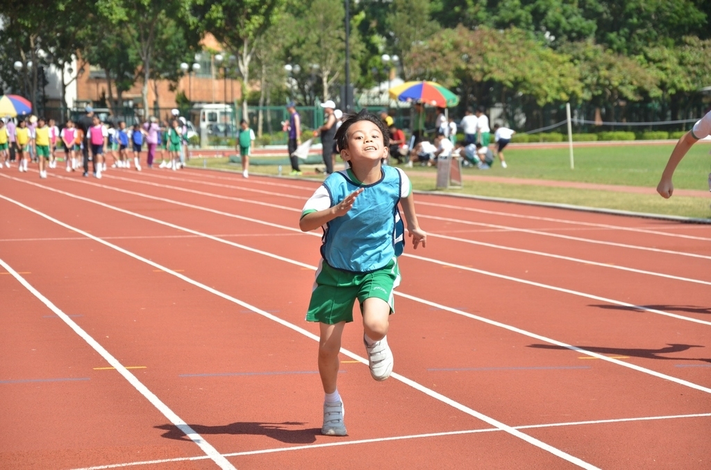 15-16鳳溪小學第五十九屆運動會 (623)_1024.JPG