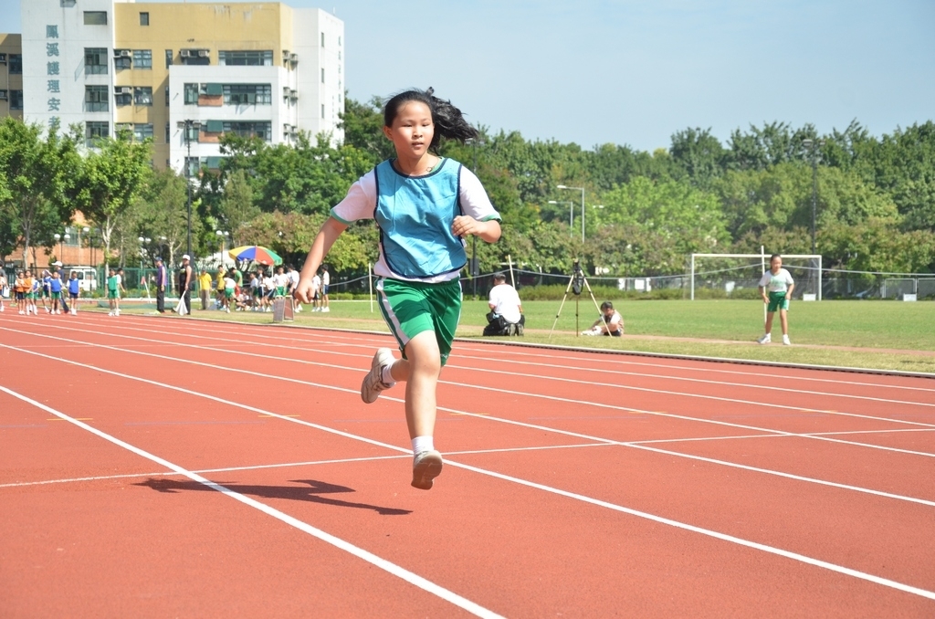 15-16鳳溪小學第五十九屆運動會 (639)_1024.JPG