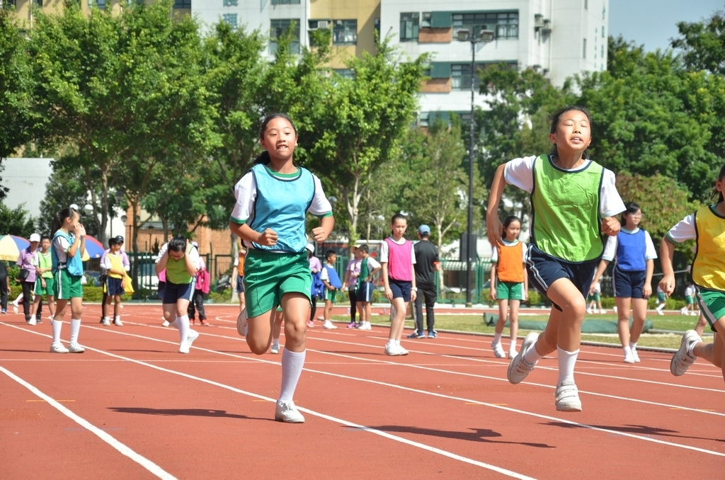 15-16鳳溪小學第五十九屆運動會 (708)_1024.JPG