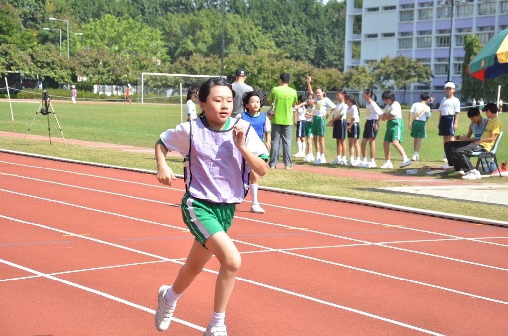 15-16鳳溪小學第五十九屆運動會 (747)_1024.JPG