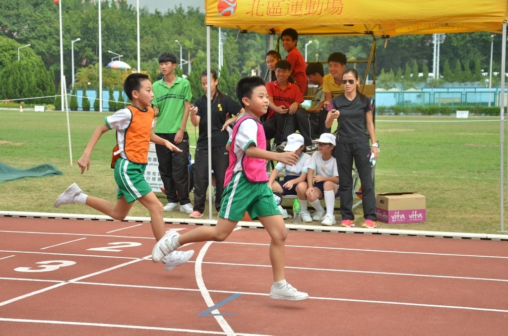 15-16鳳溪小學第五十九屆運動會 (892)_1024.JPG