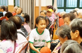 15-16訓育組鳳溪長者鄰舍中心探訪活動 (33).JPG