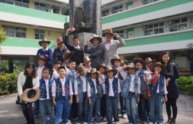 1516FOLK09.JPG