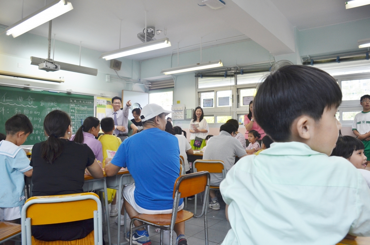 15-16訓育組服務學習系列活動_甜心行動四相片 (72).JPG