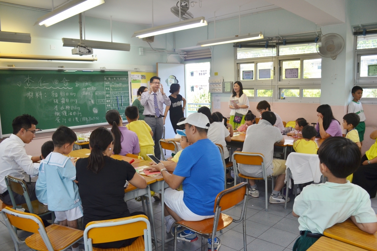 15-16訓育組服務學習系列活動_甜心行動四相片 (73).JPG