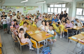 15-16訓育組服務學習系列活動_甜心行動四相片 (87).JPG